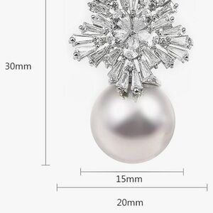 Soft pearl wedding earrings